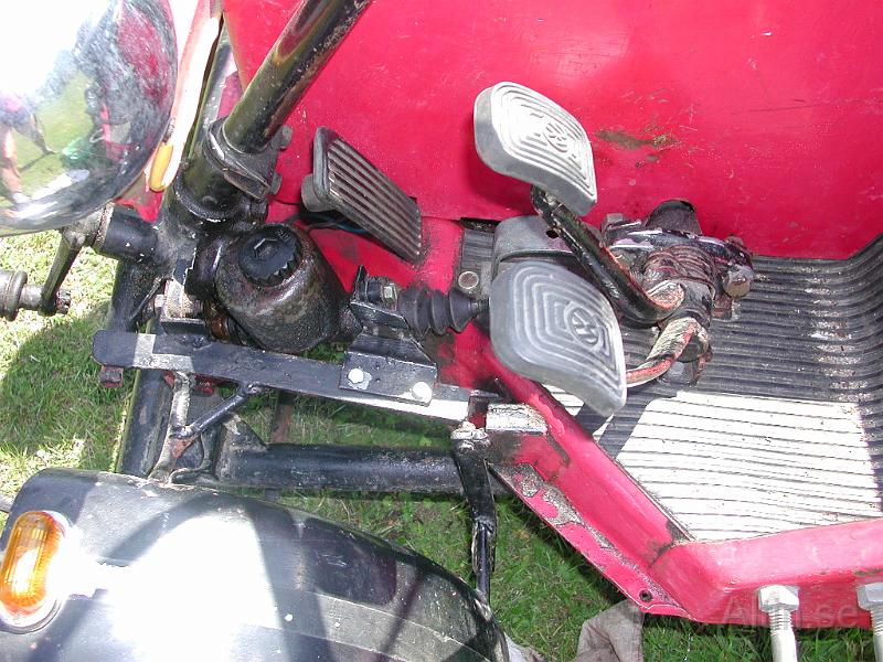 DOU 25.JPG - Pedal stället är Volkswagen och bromsen kommer från Volvo Amazon.